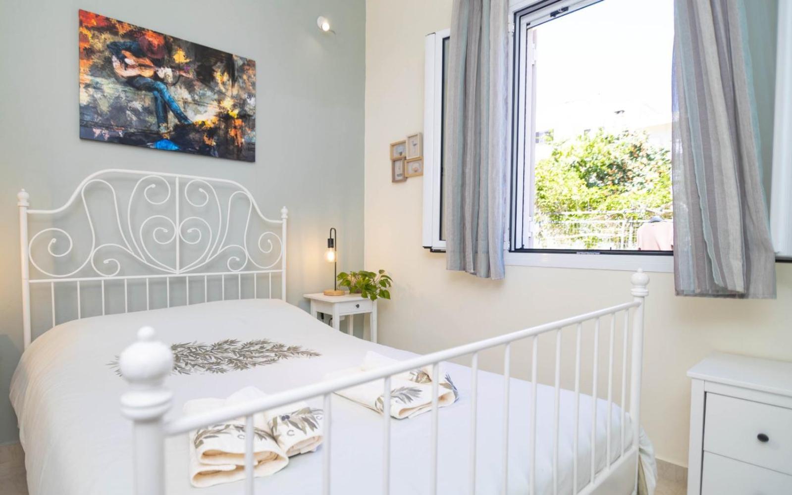 Flowers In The City - Elegant Home In Argostoli Экстерьер фото